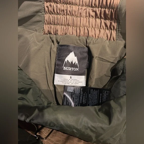 Burton Women’s Avalon Snowboard bibs in green** - Picture 3 of 4